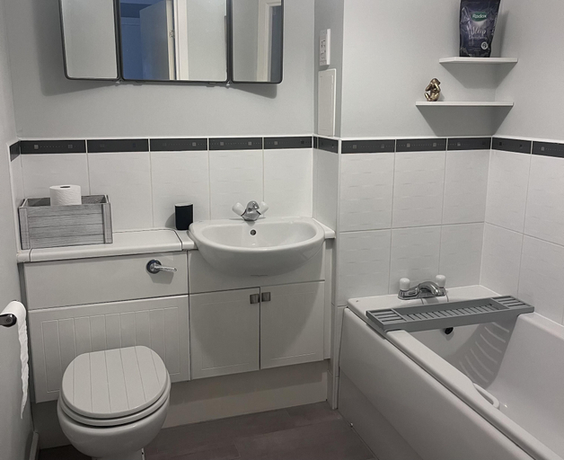 Bathroom 5, 2 Bed Flat - Sleeps 4 - Pets - Parking - Wifi, Edinburgh