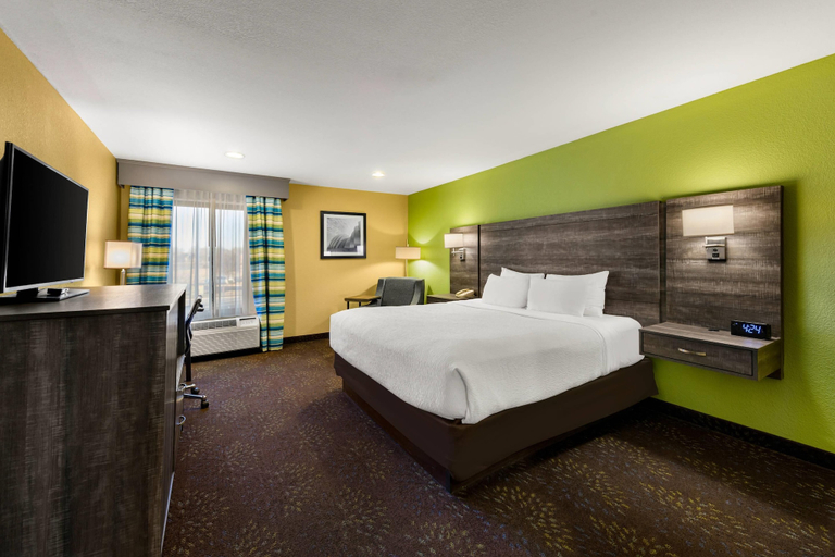 Bedroom, Quality Inn Warrensburg, Johnson