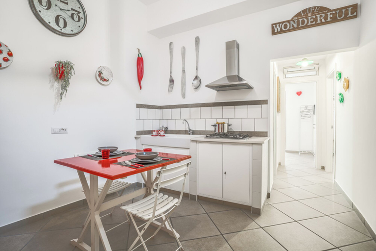 Private kitchen 4, Two Bedrooms Apt In Sorrento Center With Balcony, Napoli