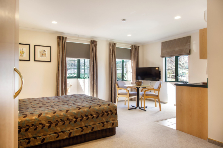 Bedroom 2, Greenlane Manor Motel, Waitakere