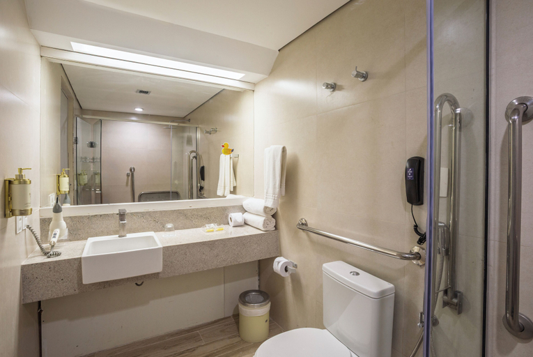 Bathroom 4, Blue Tree Towers Rio Poty, Teresina