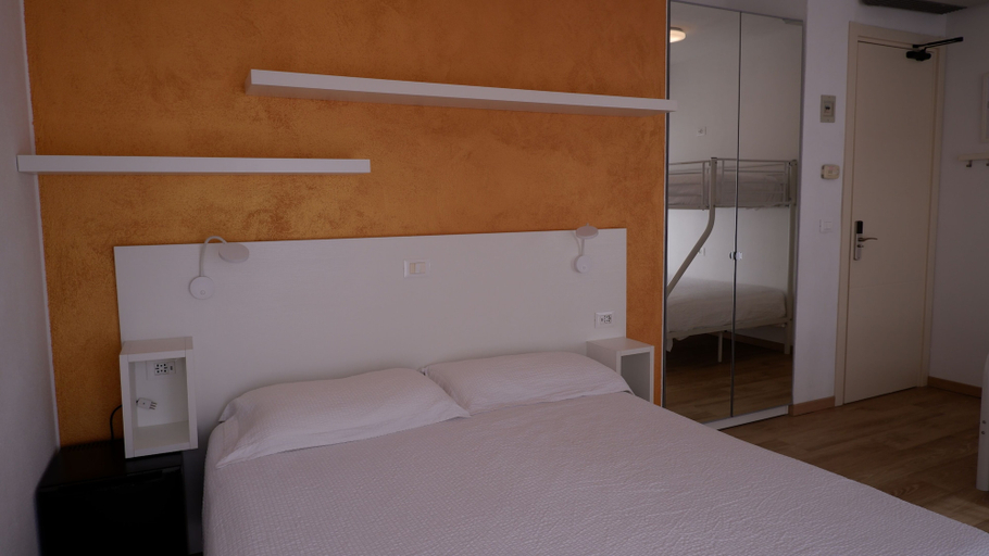 Bedroom 4, Hotel Venezuela, Venezia