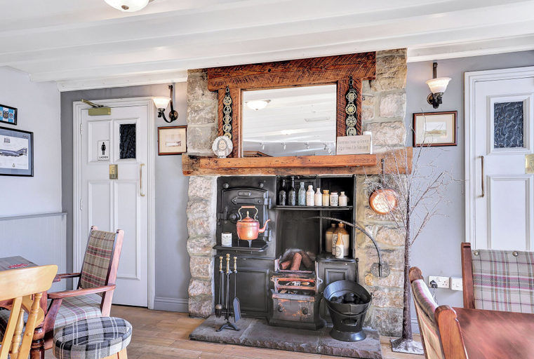 Interior, Captain's Cove - North East Escapes, Northumberland