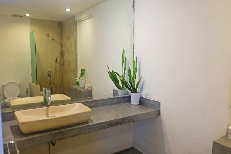 Bathroom 5, Pom Pom's Bali Apartments, Badung