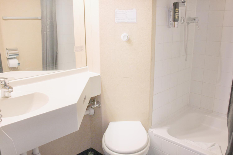 Bathroom 4, Regiohotel Leipzig West, Nordsachsen