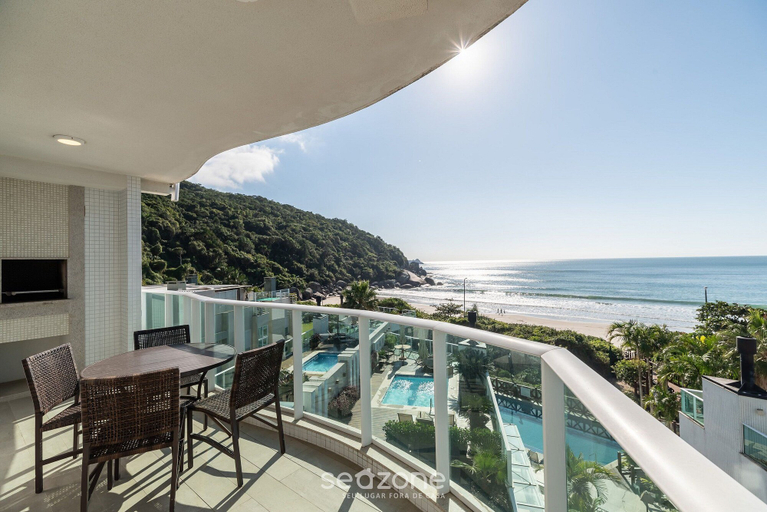 Outdoor dining 4, VDT - Apartments 180m From Bombas Beach, Bombinhas