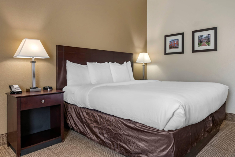Bedroom 3, Comfort Inn & Suites DeLand - near University, Volusia