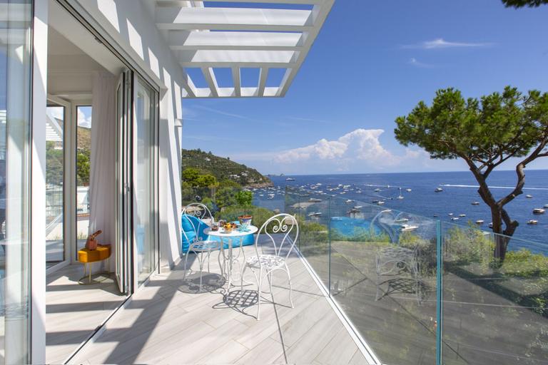Balcony 3, Villa By The Beach With Sea-View And Luxury Amenities, Napoli