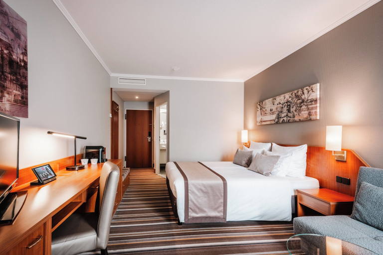 Bedroom 3, Leonardo Hotel Aachen, Städteregion Aachen