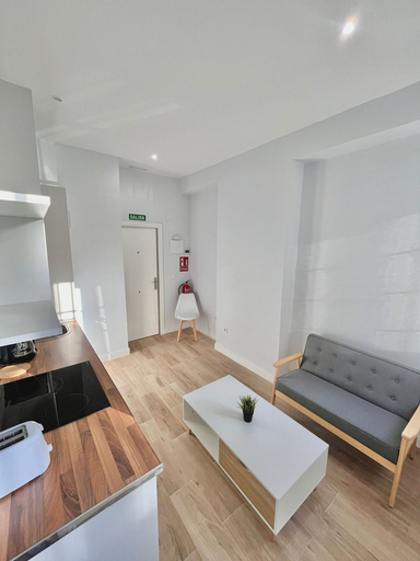 Room 2, Ifema V in Madrid With 1 Bathrooms, Madrid
