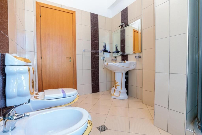 Bathroom 4, Hotel Aliko, Vlorës