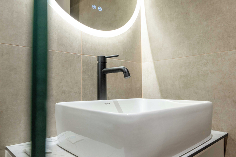 Bathroom 3, Mirage Bay Deluxe Saranda, Sarandës