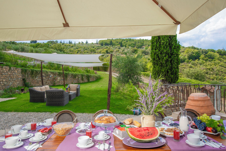 Outdoor dining 4, Villa Chianti With Panoramic Pool On The Vineyard, Florence