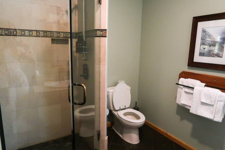 Bathroom 5, Evergreen Lodge Yosemite, Tuolumne