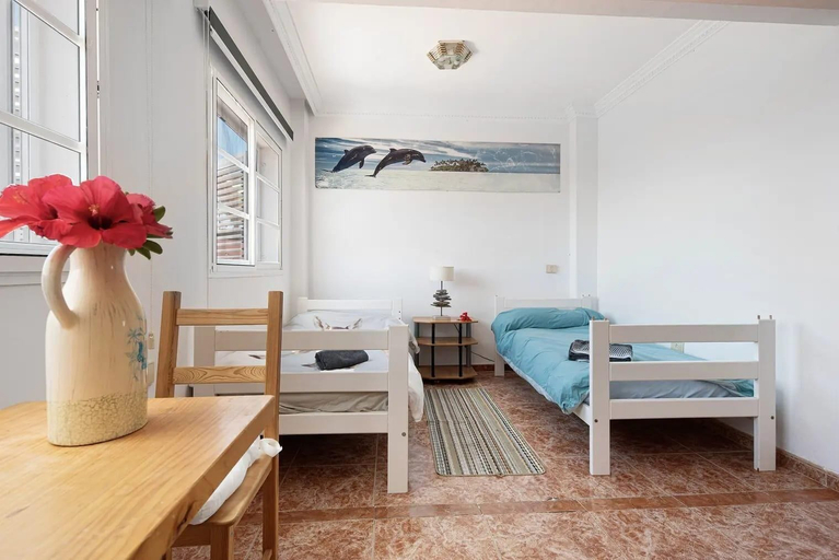 Bedroom 3, 2-bed House Sleeps 4 With Free Parking, Santa Cruz de Tenerife