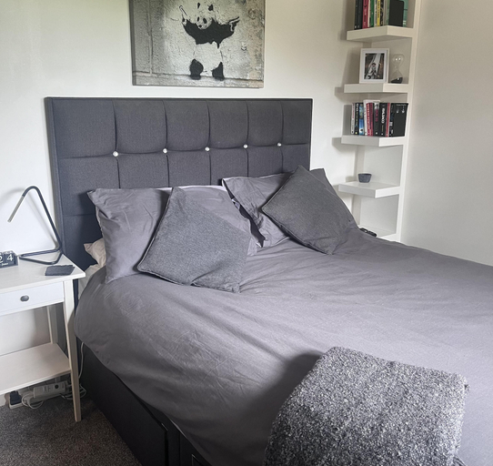 Room 4, 2 Bed Flat - Sleeps 4 - Pets - Parking - Wifi, Edinburgh