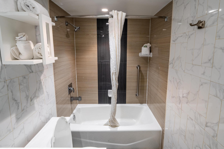 Bathroom 4, Best Western Seaside Inn, Saint Johns