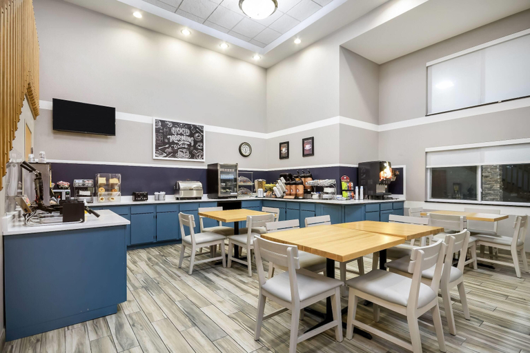 Food & Drinks 5, AmericInn by Wyndham Wausau, Marathon
