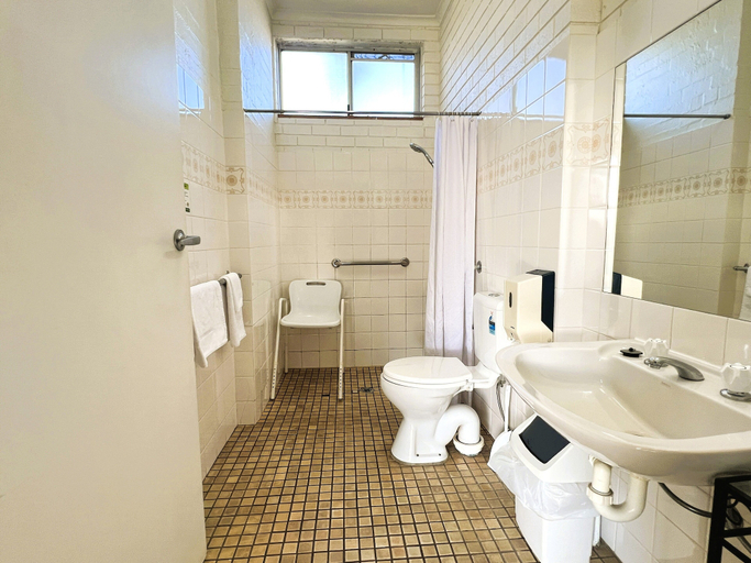 Bathroom 4, Colac Mid City Motel, Colac-Otway - Colac