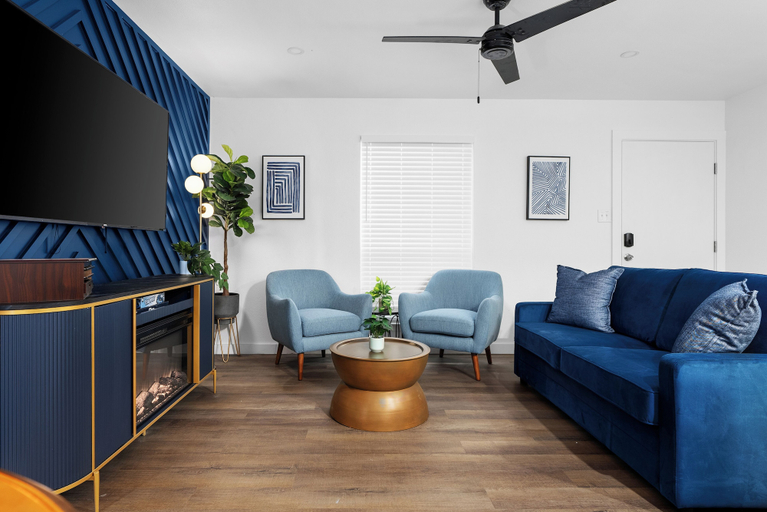 Living area, Premier Access Zilker Park & SoCo, Travis