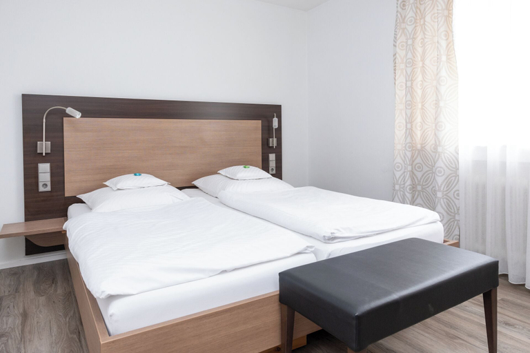Bedroom 4, Hotel Vetter, Esslingen