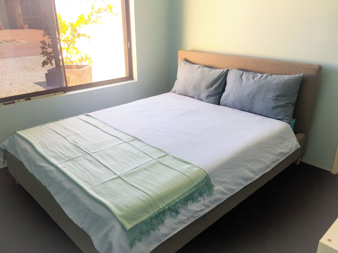Bedroom 5, Caversham B&B, Swan