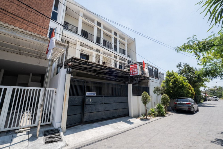 Exterior & Views 2, RedDoorz @ Graha 99 Simomulyo, Surabaya