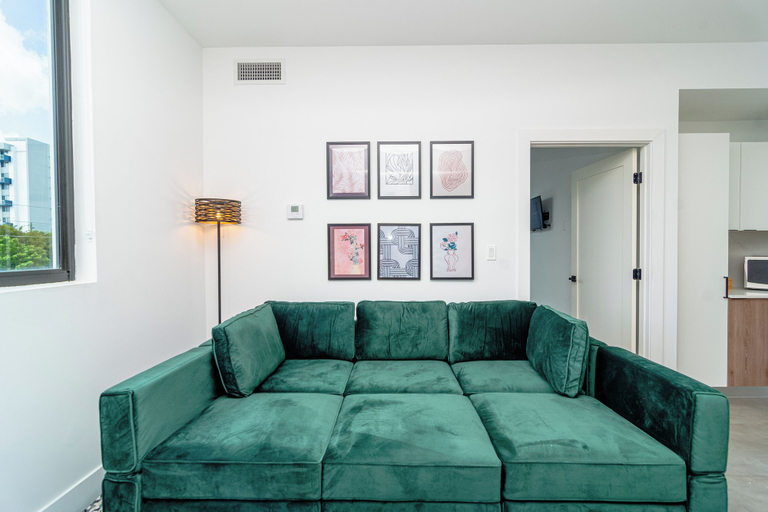Living area 5, Metro Park Hotel, Miami-Dade