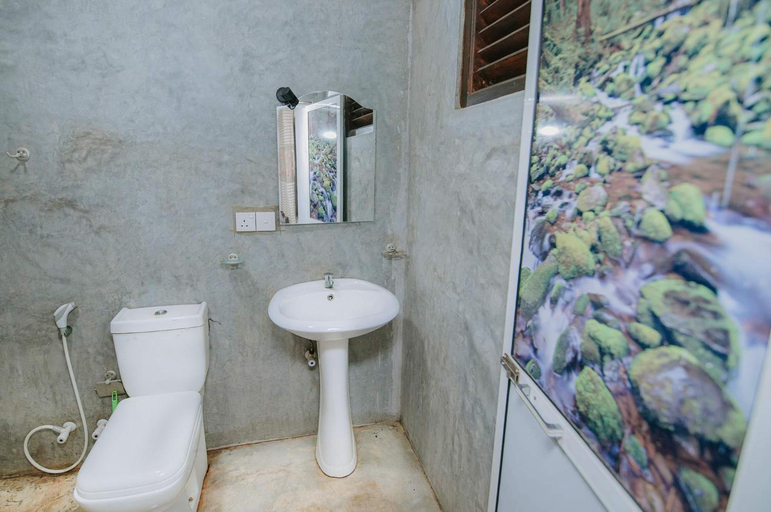 Bathroom 5, Martin's House, Hikkaduwa