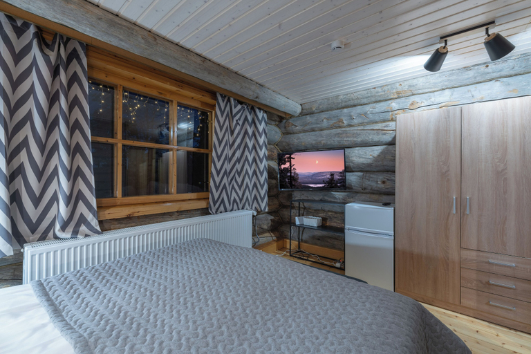 Bedroom 4, Kuukkeli Log Houses Aurora Resort, Lapland