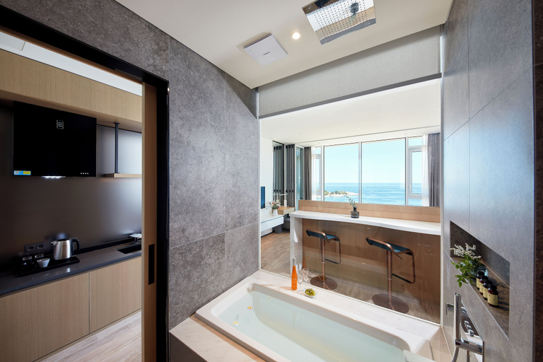 Bathroom 4, Renebleu by Sol Beach, Goseong