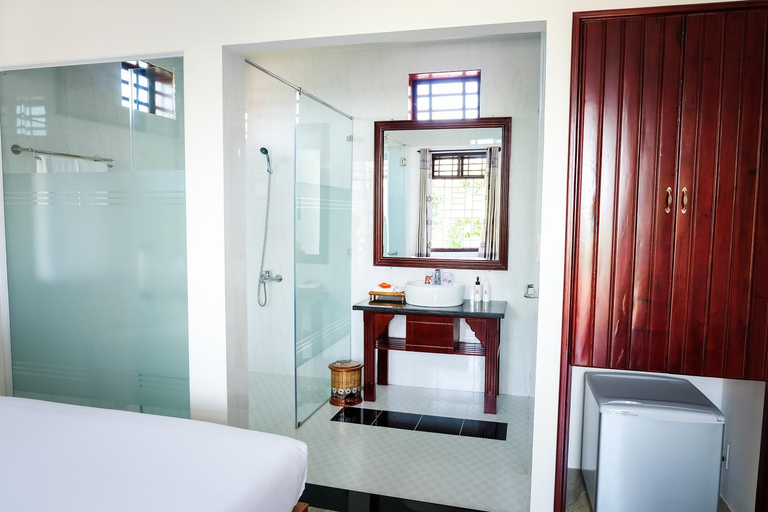 Bathroom 2, Unity Villa, Hội An