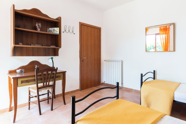 Room 4, Villa Panorama With Private Pool & View, Napoli