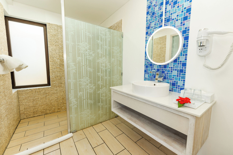 Bathroom 4, Valmer Resort