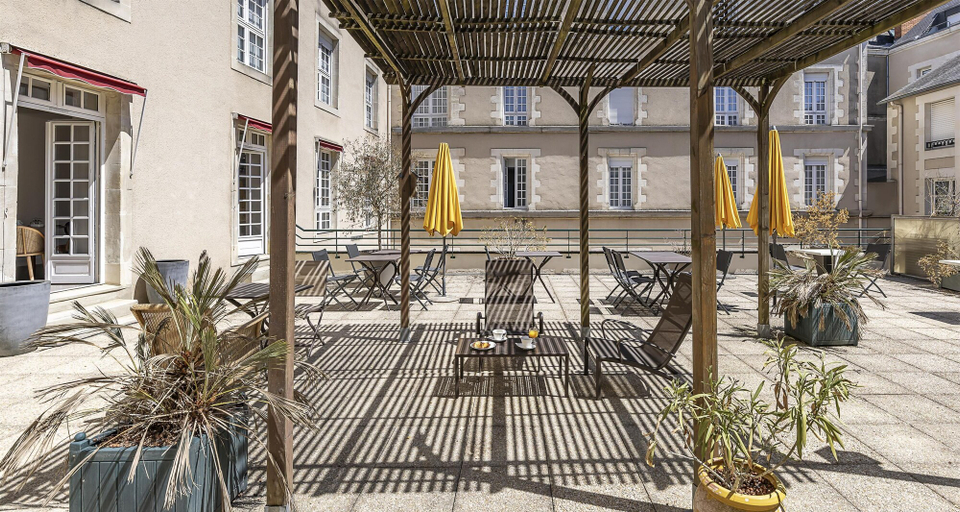 Exterior & Views 2, Best Western Plus Poitiers Centre Le Grand Hotel, Vienne