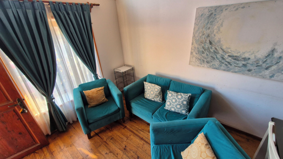 Living area 4, Santa Teresita, San Antonio