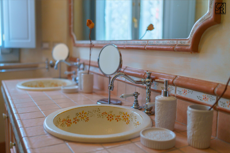 Bathroom 4, Palazzo Rossi, Macerata