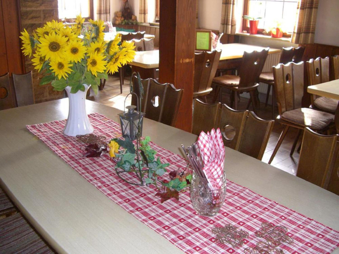 Food & Drinks 3, Gasthaus zum Baren Gastehaus, Main-Tauber-Kreis