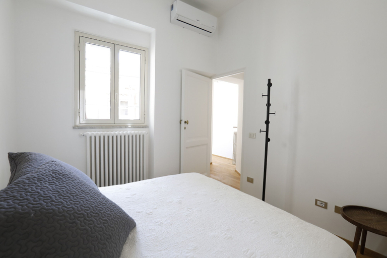 Room 5, Colosseo Panoramic Terrace, Roma