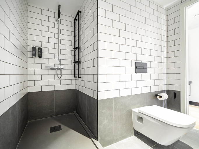 Bathroom 5, ibis Tours South, Indre-et-Loire