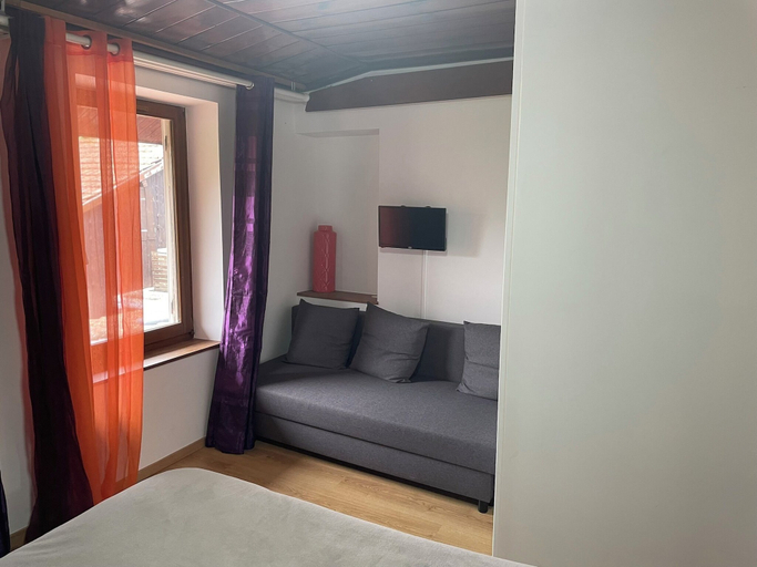 Bedroom 5, Le Saint-Hilaire, Isère