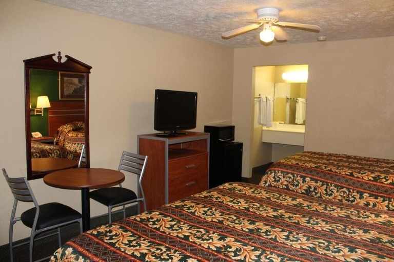 Room 5, Apple Annies Inn, Davidson