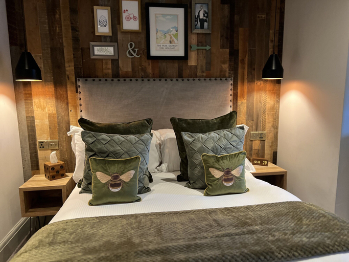 Bedroom 2, The Devonshire Arms, Staffordshire