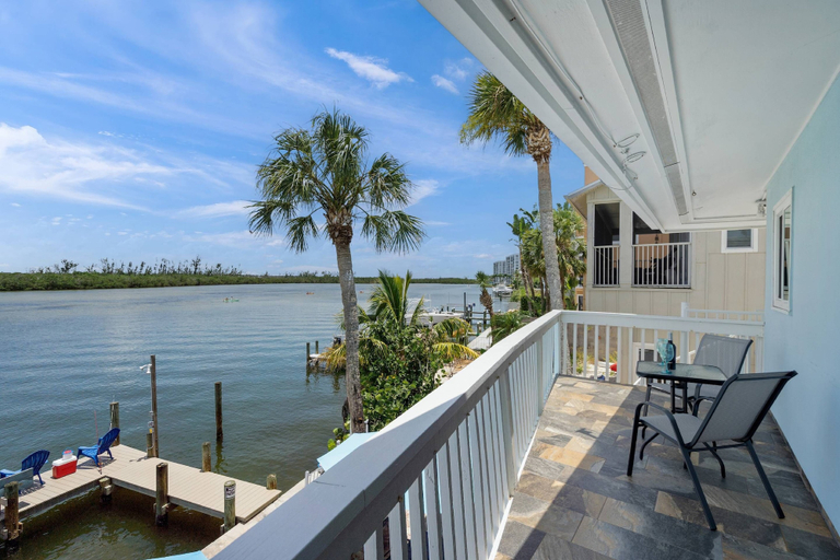 Primary image, Coastal Breeze Siesta - Pelican, Sarasota