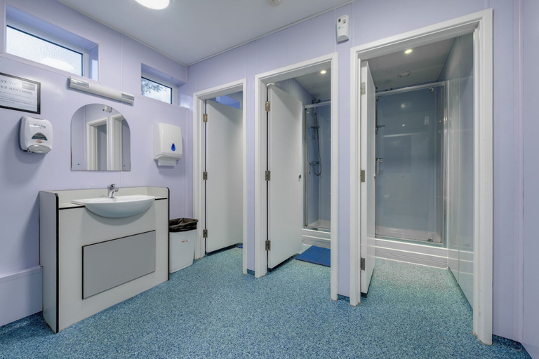 Bathroom 3, Stableside at York Racecourse, York
