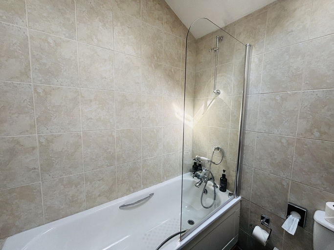Bathroom 4, Royal Goat Hotel, Gwynedd