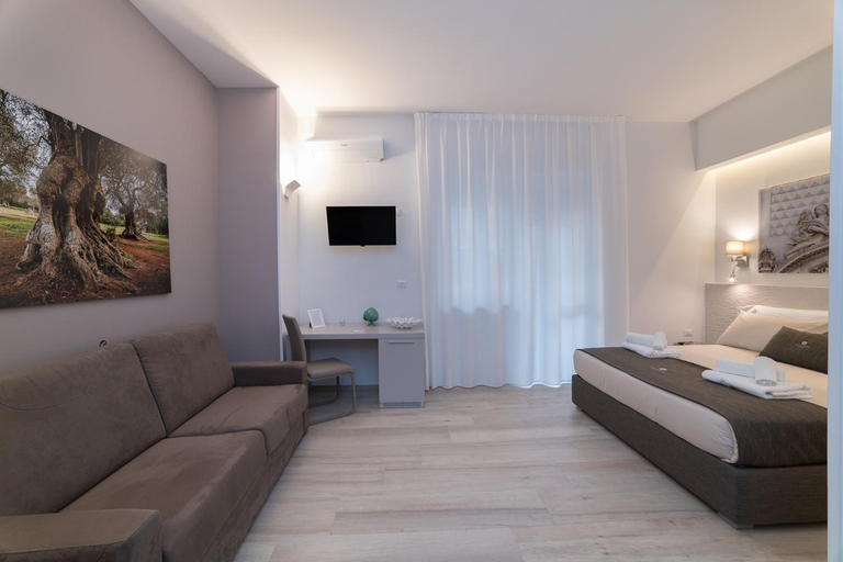 Others 4, Taranta Suite, Lecce