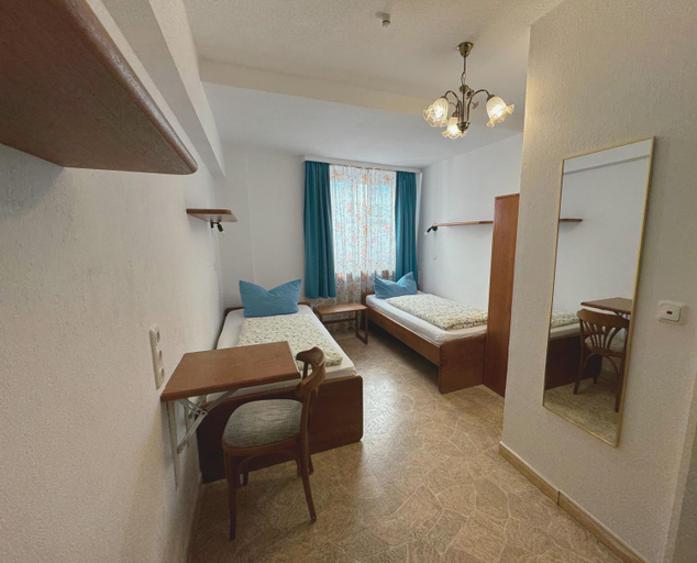 Bedroom 4, Hotel Heinzelmannchen, Köln