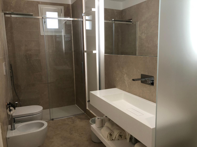 Bathroom 5, Masseria Antonio Augusto, Lecce