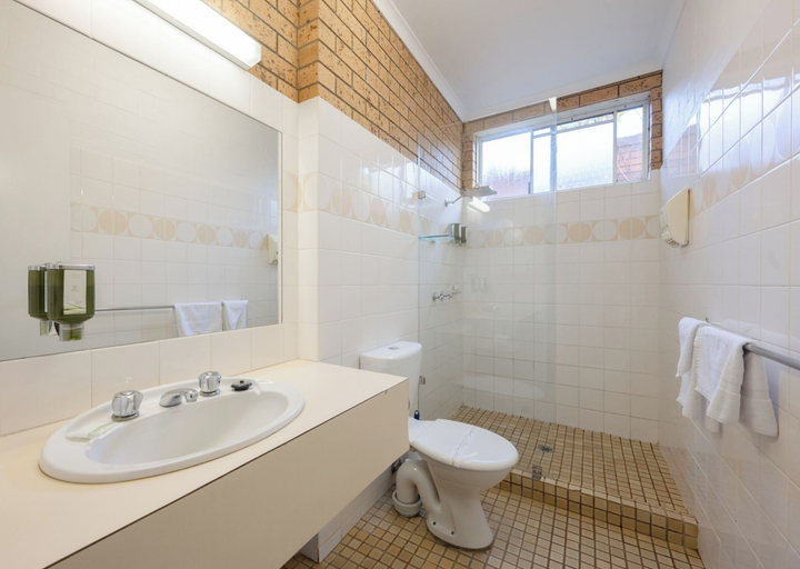 Bathroom 4, Colac Mid City Motel, Colac-Otway - Colac